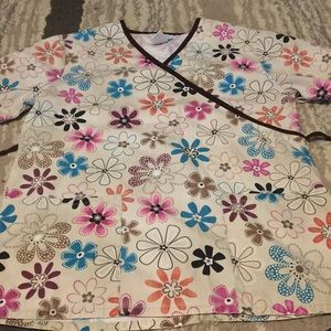 Scrub top size small